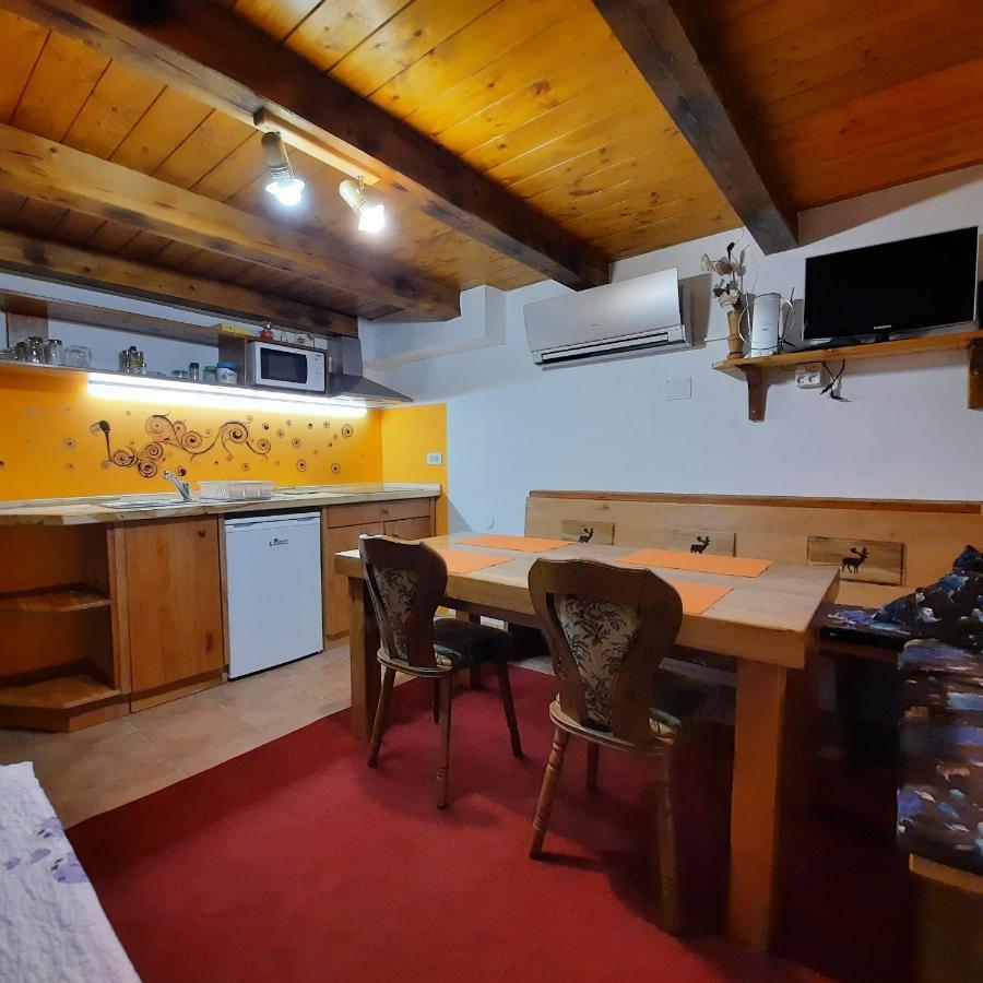 Jelenov Breg Pod Matajurem Villa Kobarid Room photo